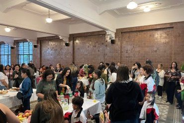 Mães são homenageadas no São Bento